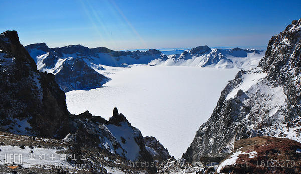 这里写图片描述
