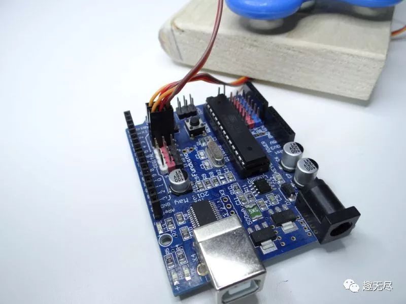 arduino点阵声音频谱_Arduino+舵机制造指尖陀螺机器人 – 源码巴士